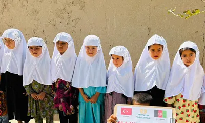 Afganistan 10 Adet Başörtü Hediyesi