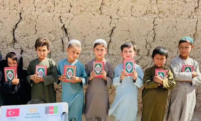 Afganistan 5 Adet Kur'an-ı Kerim Hediyesi