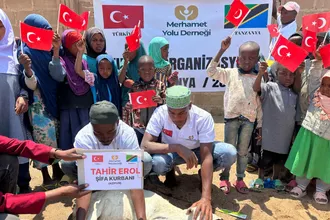 Merhamet Yolu kurban organizasyonundan toplu bir görüntü
